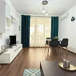 Apartment Unique Collection At Coresi Mall *