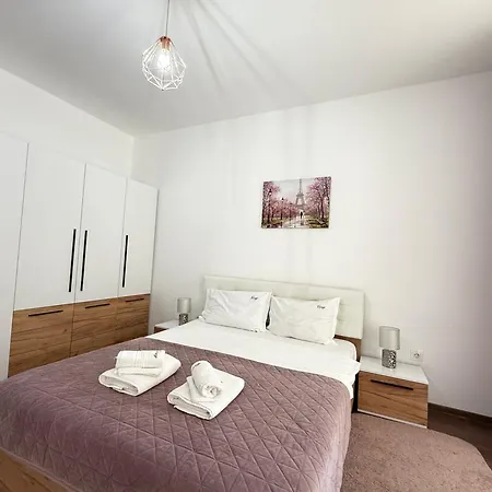 Unique Collection At Coresi Mall * Braşov