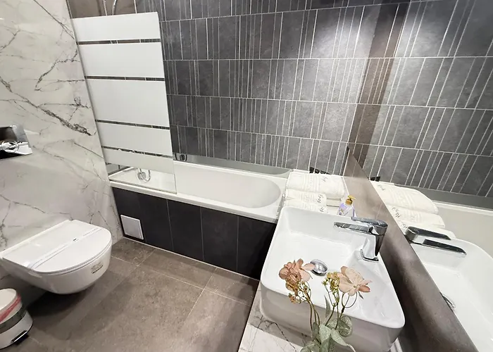 Unique Collection At Coresi Mall Lägenhet *