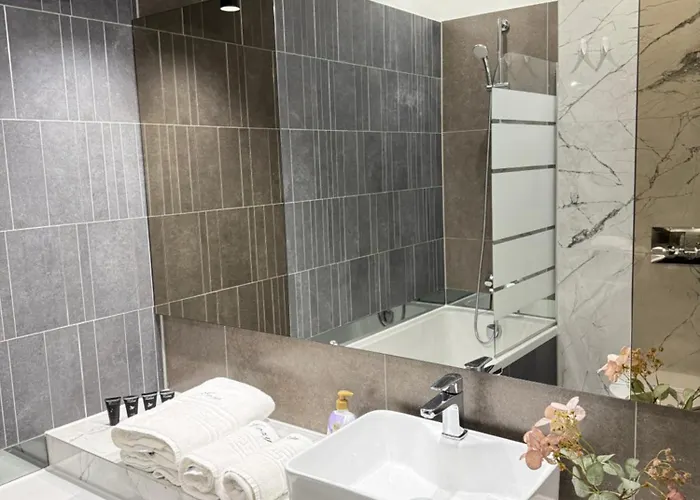 Apartment Unique Collection At Coresi Mall *